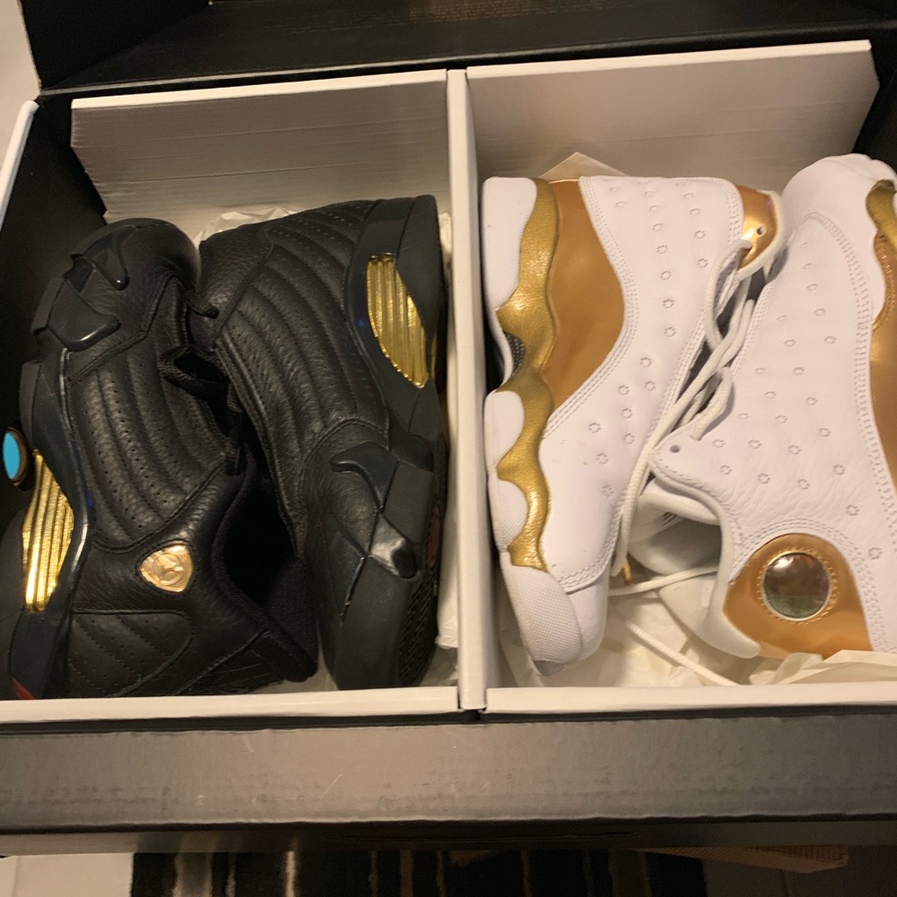 Sneakers